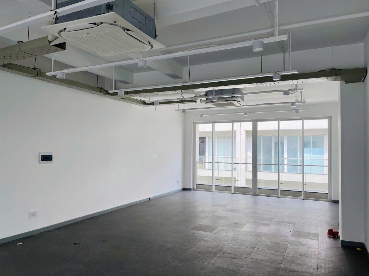 CHO THUÊ NHÀ MẶT TIỀN ĐƯỜNG B4 – SALA THỦ THIÊM - 1.000m2 sử dụng - Hình ảnh 8