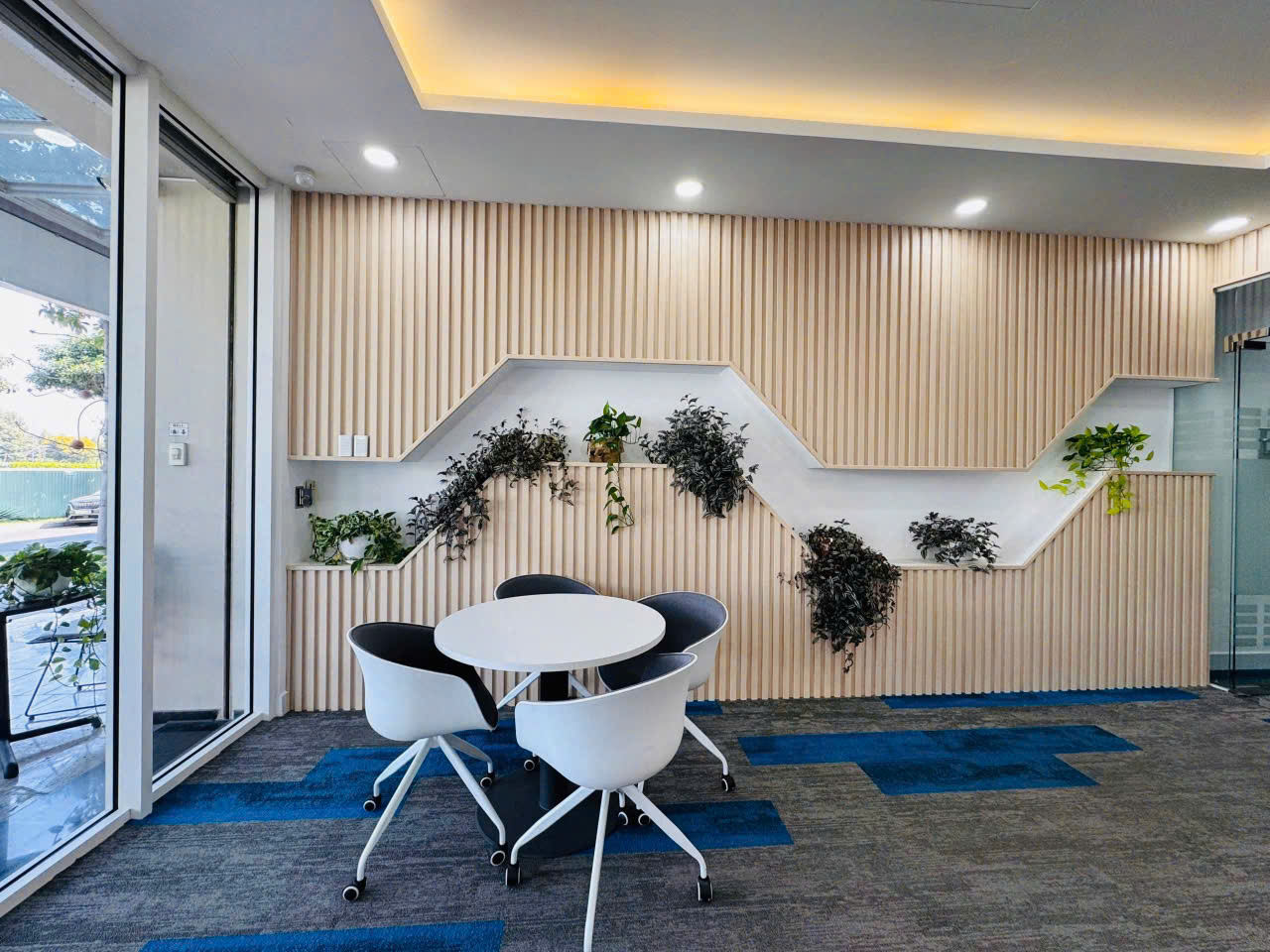 Cho thuê nhà phố số 126 đường B2 Sala, 510m2, hoàn thiện đẹp, 2 mặt tiền - Hình ảnh 2