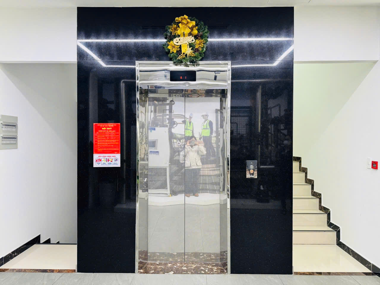 CHO THUÊ 1 cặp thông nhau số 41-43 mặt tiền Nguyễn Cơ Thạch,1.400m2, Nhà đẹp, nhận diện thương hiệu tốt. - Hình ảnh 13