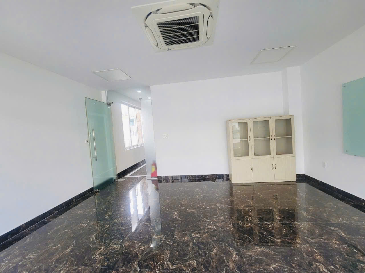 Cho thuê nhà mặt tiền số 53 Đ/B4 Sala, hoàn thiện đẹp, 95 triệu/tháng - Hình ảnh 3