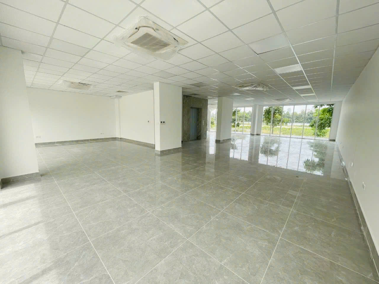 Shophouse lớn số 134-136 Đường B2, 11.4mx21.5m, 10$/m2, Hoàn thiện đẹp, sử dụng riêng. - Hình ảnh 3