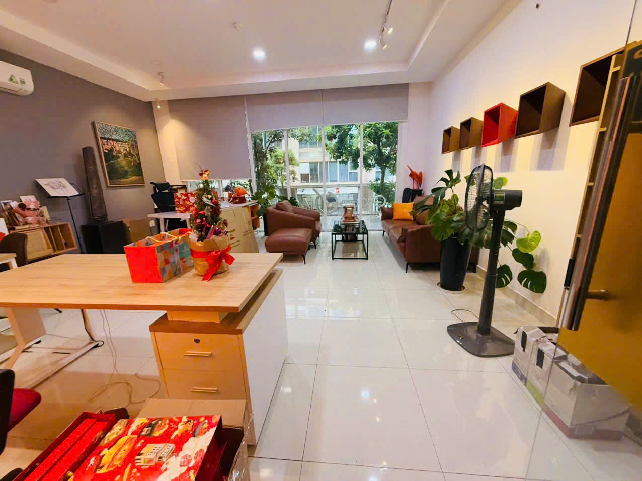 Cho thuê nhà số 28 đường B2, 115 triệu, 8 phòng, hầm riêng. - Hình ảnh 9