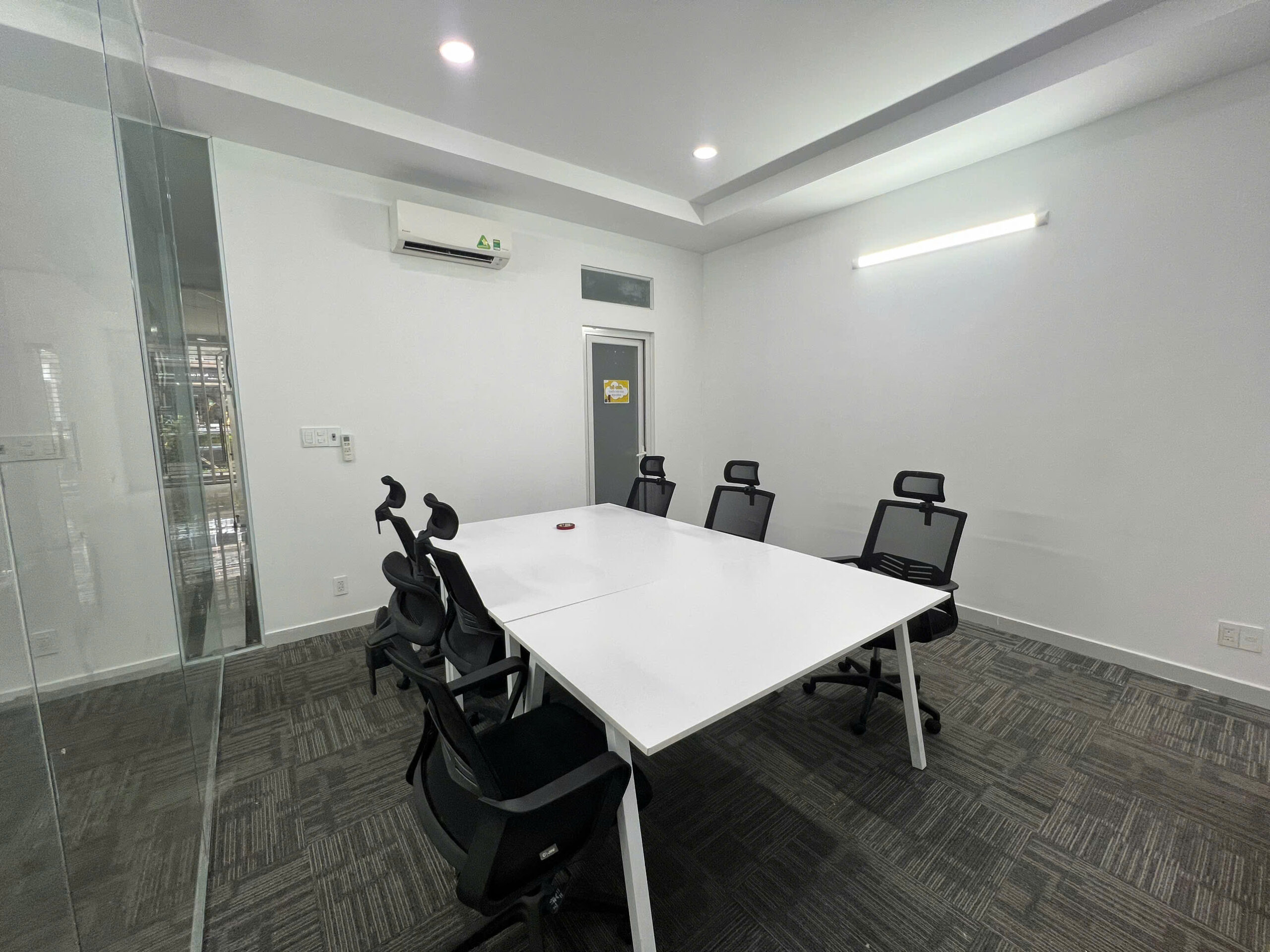 CHO THUÊ VĂN PHÒNG TRỌN GÓI 20M2 12 TRIỆU FULL NỘI THẤT