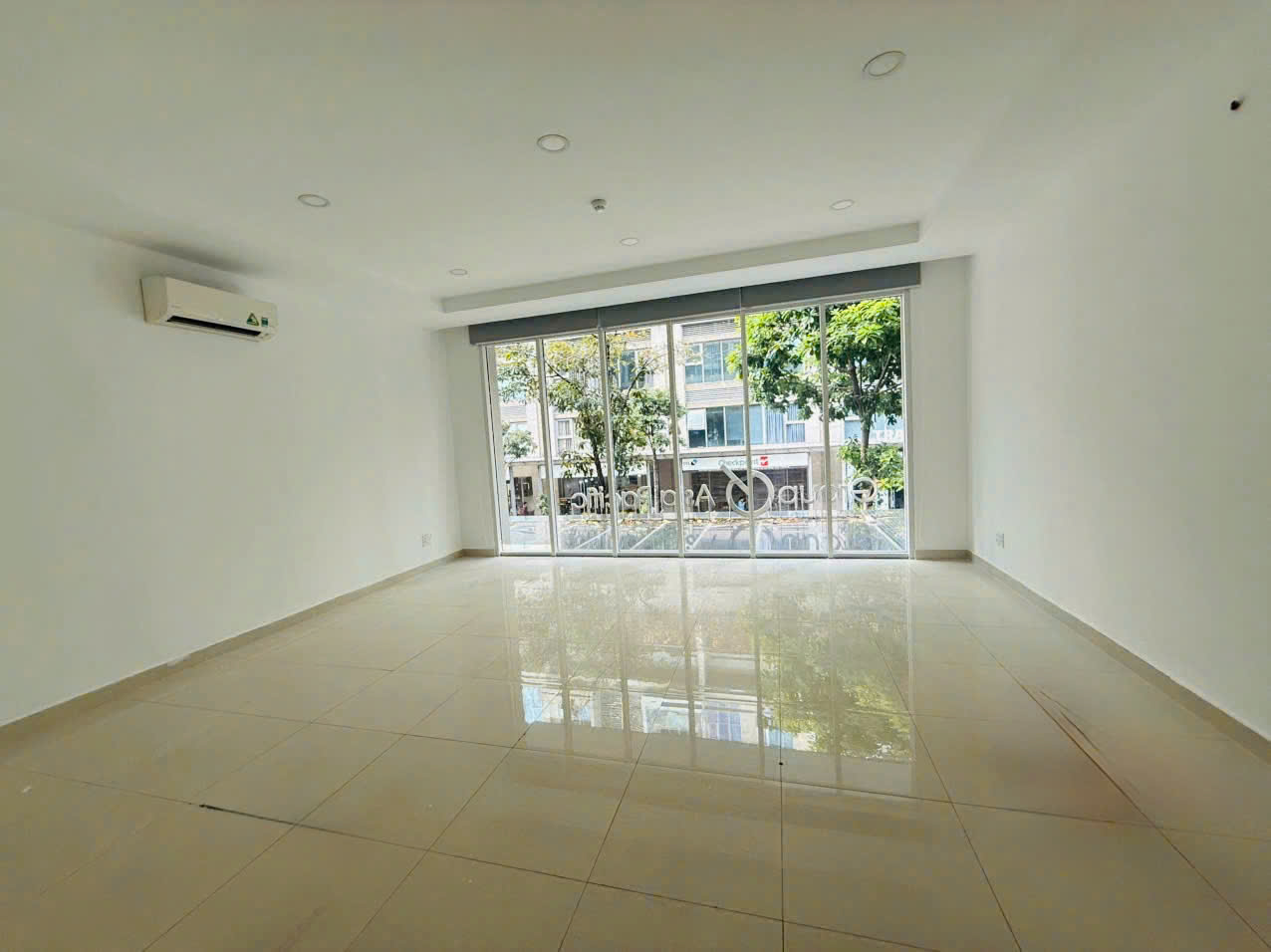 Cho thuê nhà số 28 đường B2, 115 triệu, 8 phòng, hầm riêng. - Hình ảnh 10