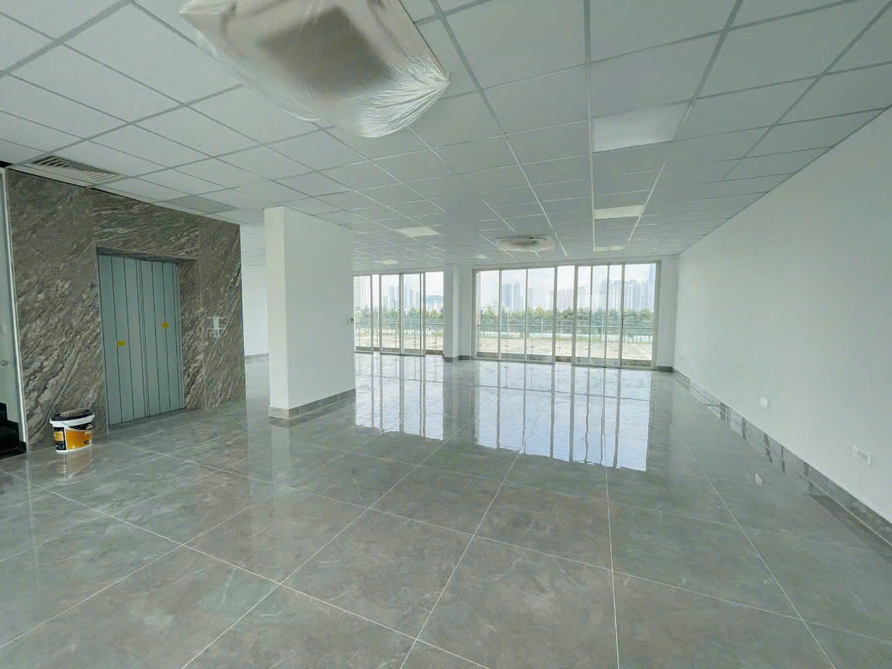 Shophouse lớn số 134-136 Đường B2, 11.4mx21.5m, 10$/m2, Hoàn thiện đẹp, sử dụng riêng. - Hình ảnh 2
