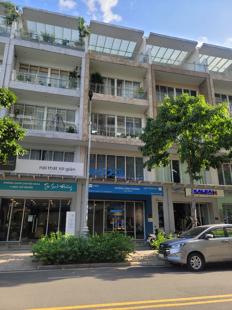 Cho thuê nhà số 28 đường B2, 115 triệu, 8 phòng, hầm riêng.