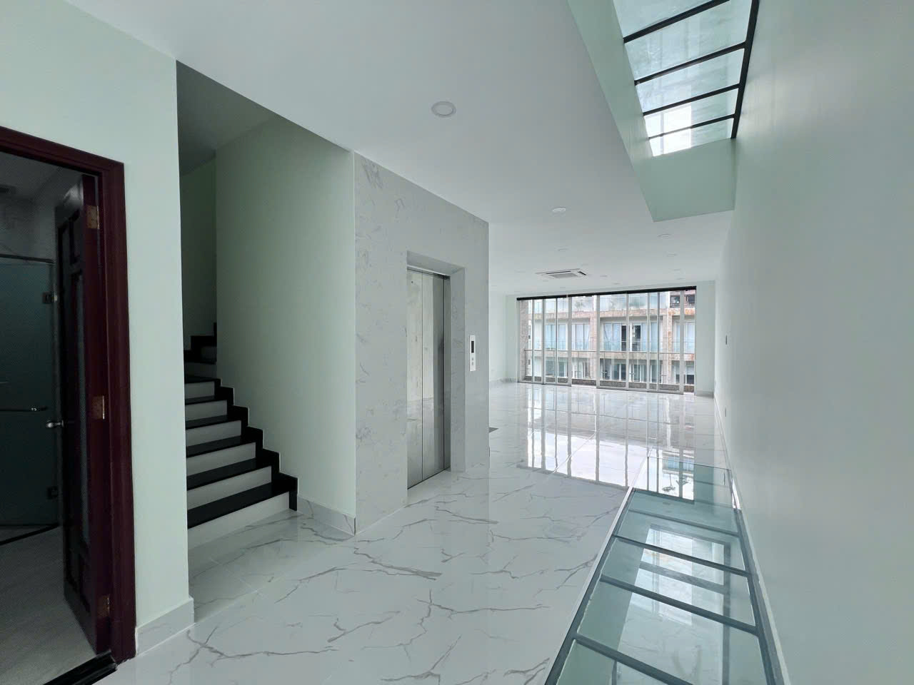 Cho thuê nhà nguyên căn số 8 Đường B4, Hầm riêng và 5 tầng, Giá 109 triệu/tháng - Hình ảnh 14