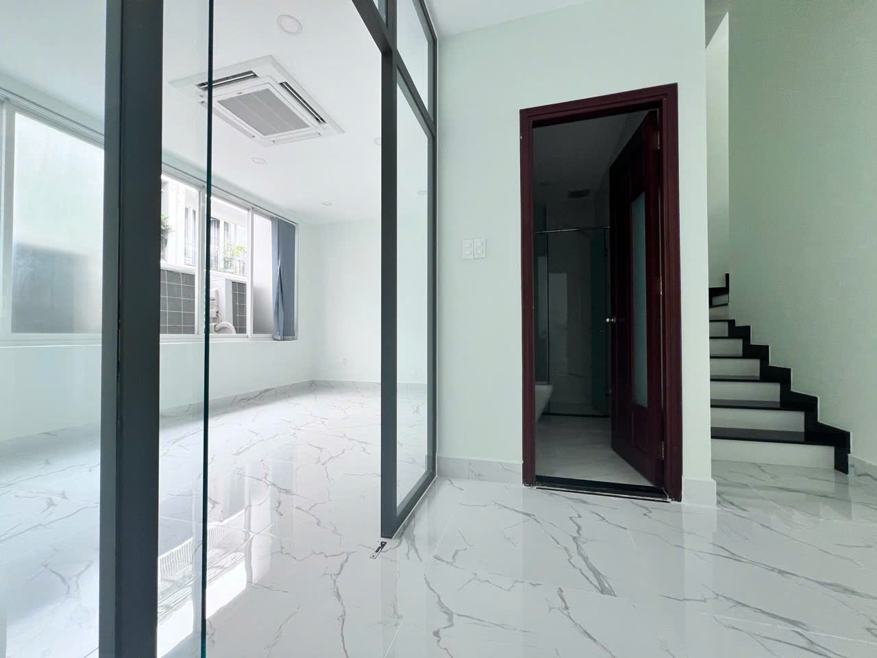 Cho thuê nhà nguyên căn số 8 Đường B4, Hầm riêng và 5 tầng, Giá 109 triệu/tháng - Hình ảnh 4