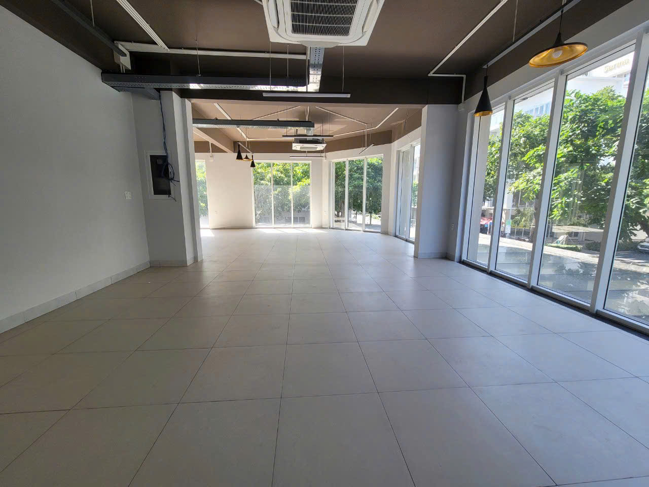 Cho thuê nhà số 40-42 Đường B4, Giá 300tr, cặp căn góc, thang máy, máy lạnh, nhà đẹp - Hình ảnh 7