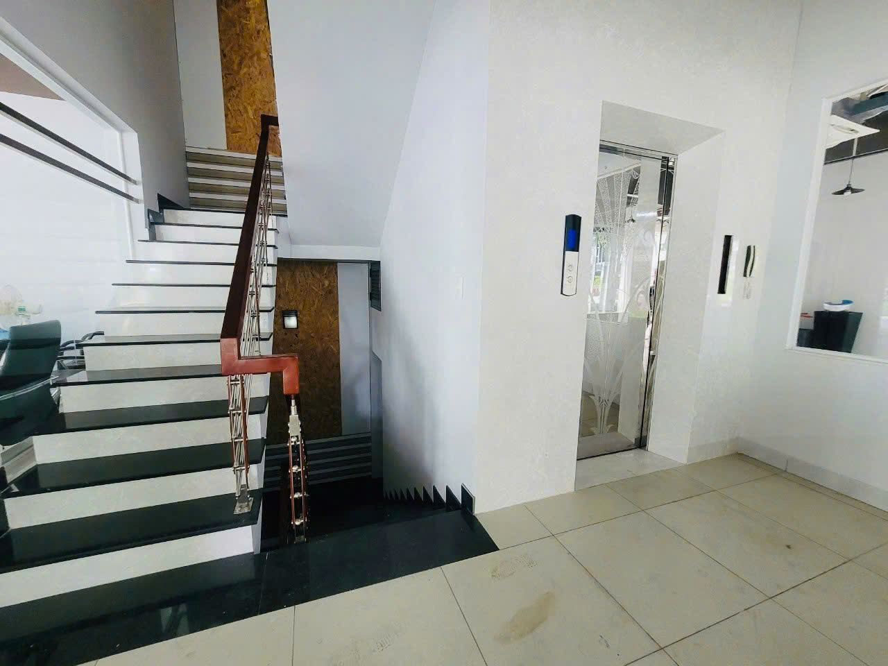 Cho thuê nhà số 40-42 Đường B4, Giá 300tr, cặp căn góc, thang máy, máy lạnh, nhà đẹp - Hình ảnh 8