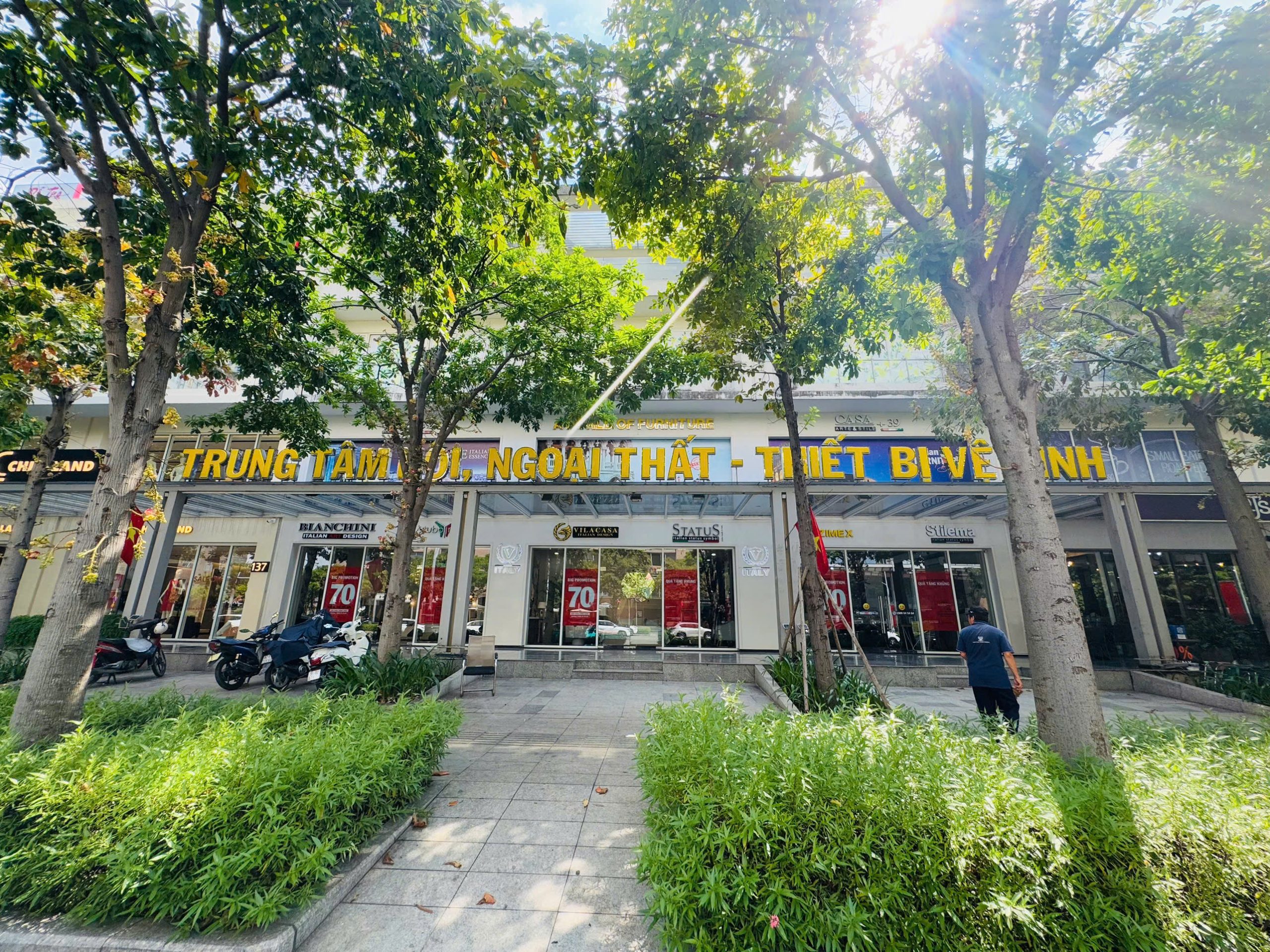 CHO THUÊ NHÀ 139-141-143 Nguyễn Cơ Thạch, Sala, 27000$/tháng
