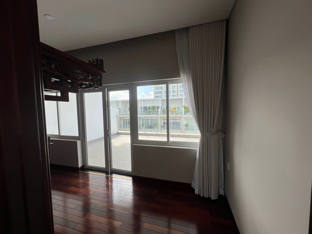 Cho thuê nhà 16 Đ/B4 hoàn thiện cao cấp 5 tầng thích hợp mở văn phòng,showroom,... - Hình ảnh 3