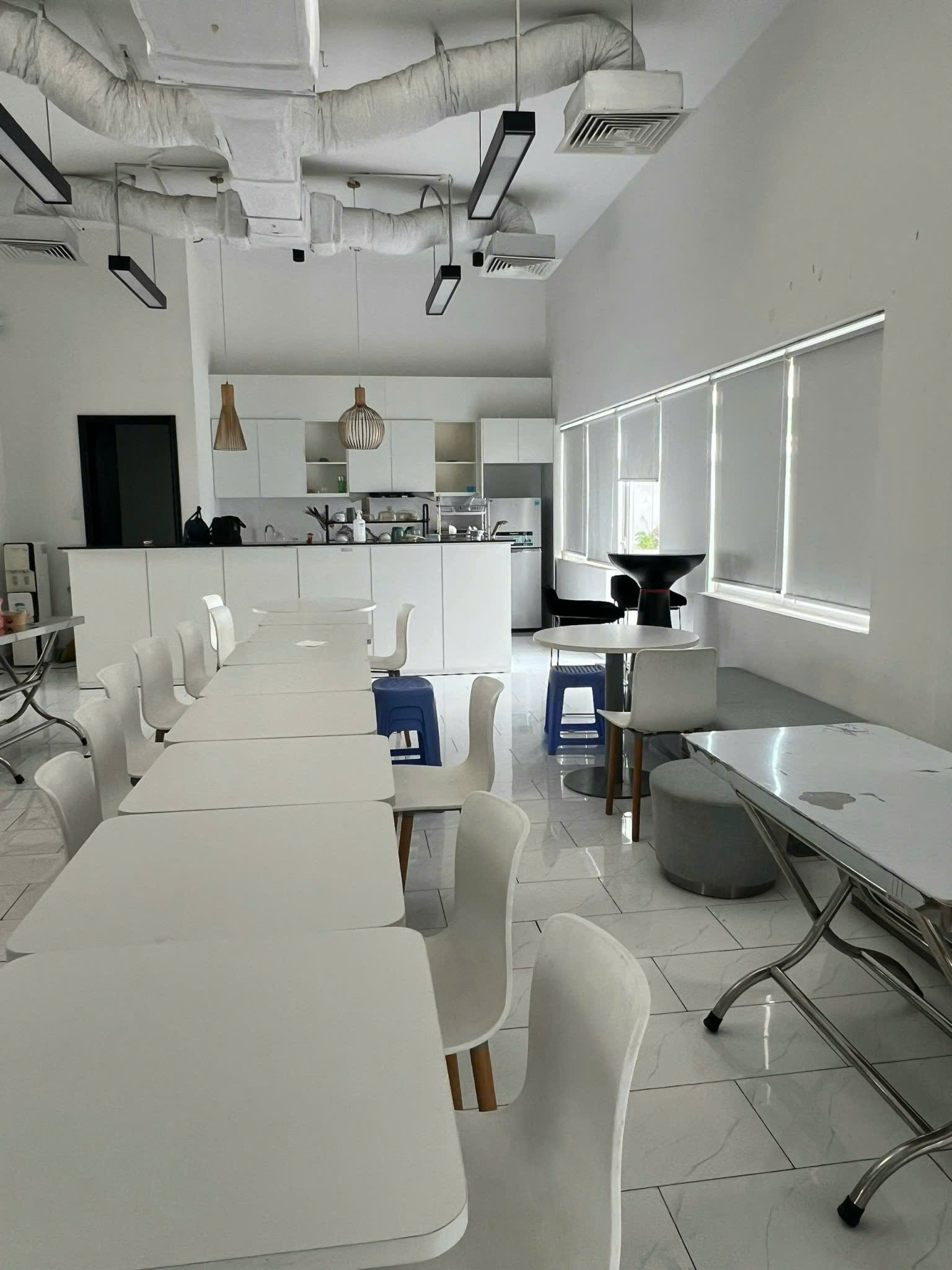 CHO THUÊ Văn Phòng Full Nội Thất Cao Cấp, Tầng 1, tầng 3 có máy lạnh thang máy, pantry,.. - Hình ảnh 2