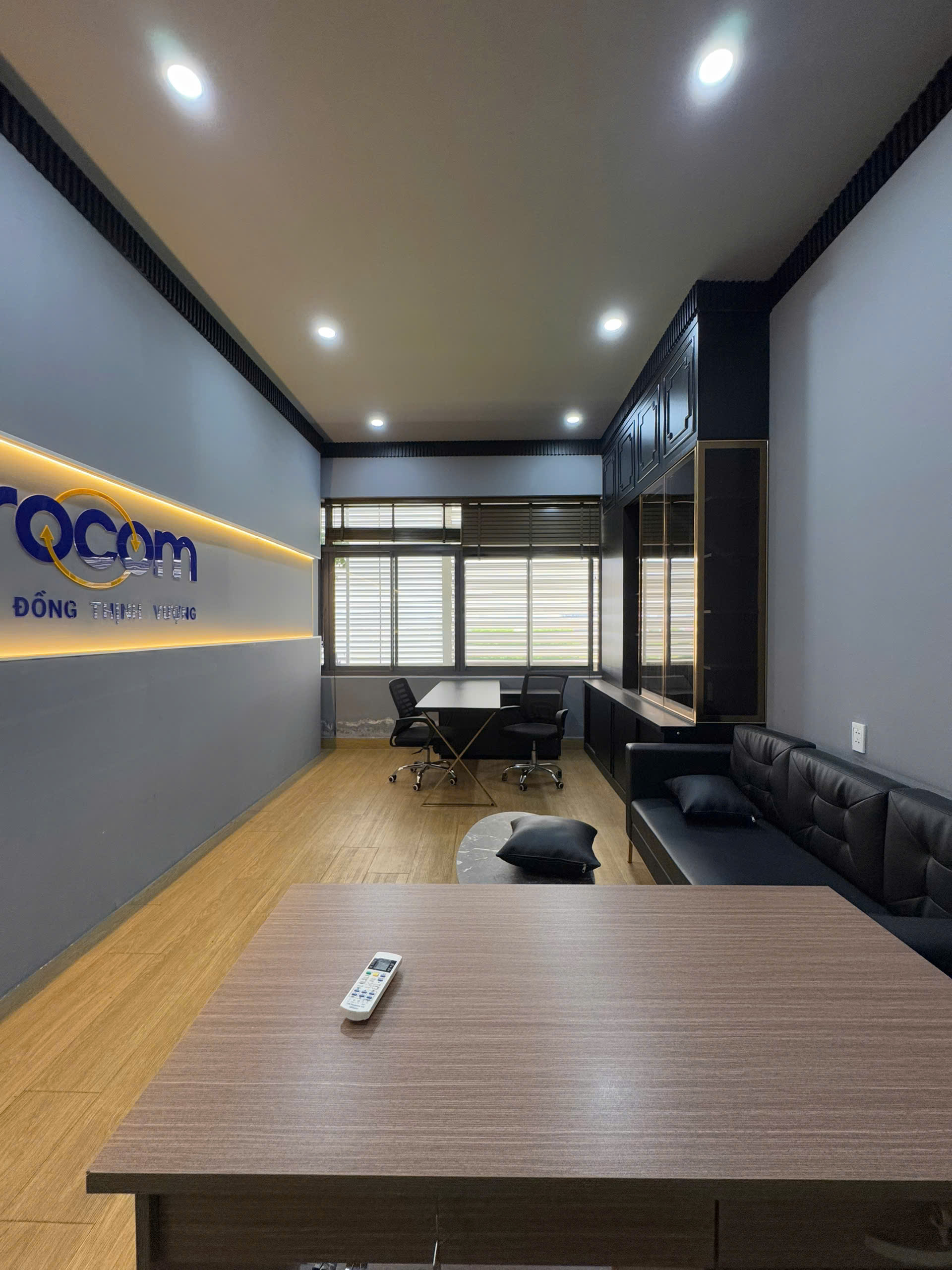 Cho thuê Văn Phòng hoàn thiện Full Nội thất, có máy lạnh, đầy đủ tiện ích - giá tốt
