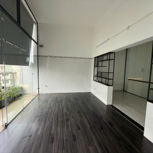 Cho thuê Văn Phòng hoàn thiện, có thang máy, máy lạnh - Giá chỉ 10 triệu đồng