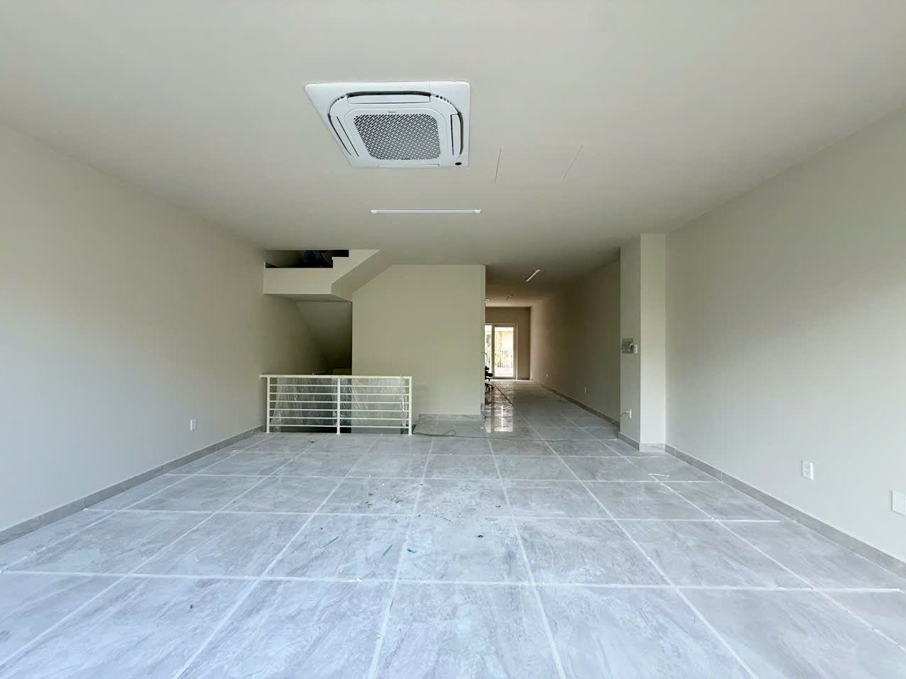 Cho Thuê Nhà Phố Hoàn Thiện Mới - Diện tích lớn - Giá chỉ 130 Triệu - Hình ảnh 5