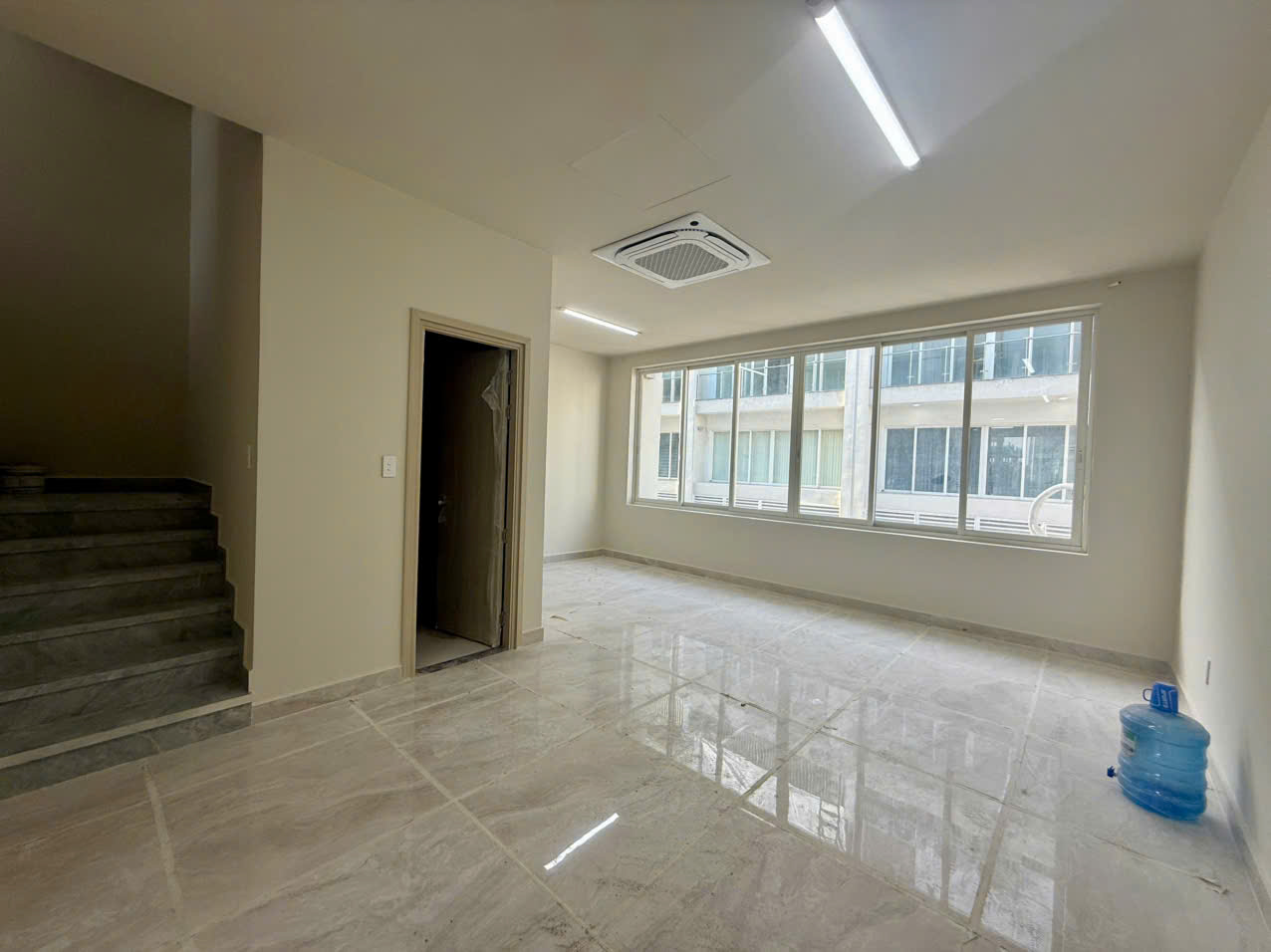 Cho Thuê Nhà Phố Hoàn Thiện Mới - Diện tích lớn - Giá chỉ 130 Triệu - Hình ảnh 10
