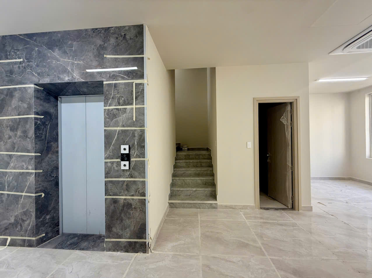 Cho Thuê Nhà Phố Hoàn Thiện Mới - Diện tích lớn - Giá chỉ 130 Triệu - Hình ảnh 15