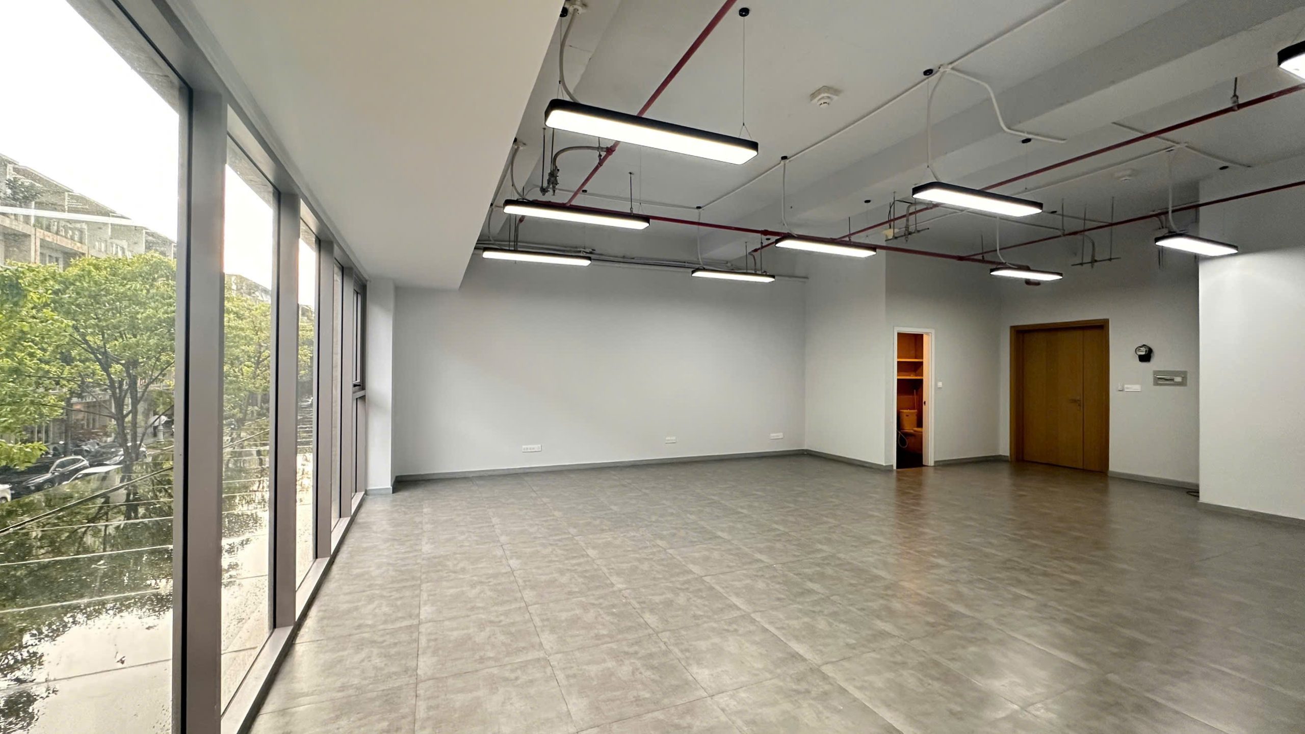 CHO THUÊ VĂN PHÒNG THIẾT KẾ VUÔNG – 80M2 – GIÁ CHỈ 25TR - Hình ảnh 2