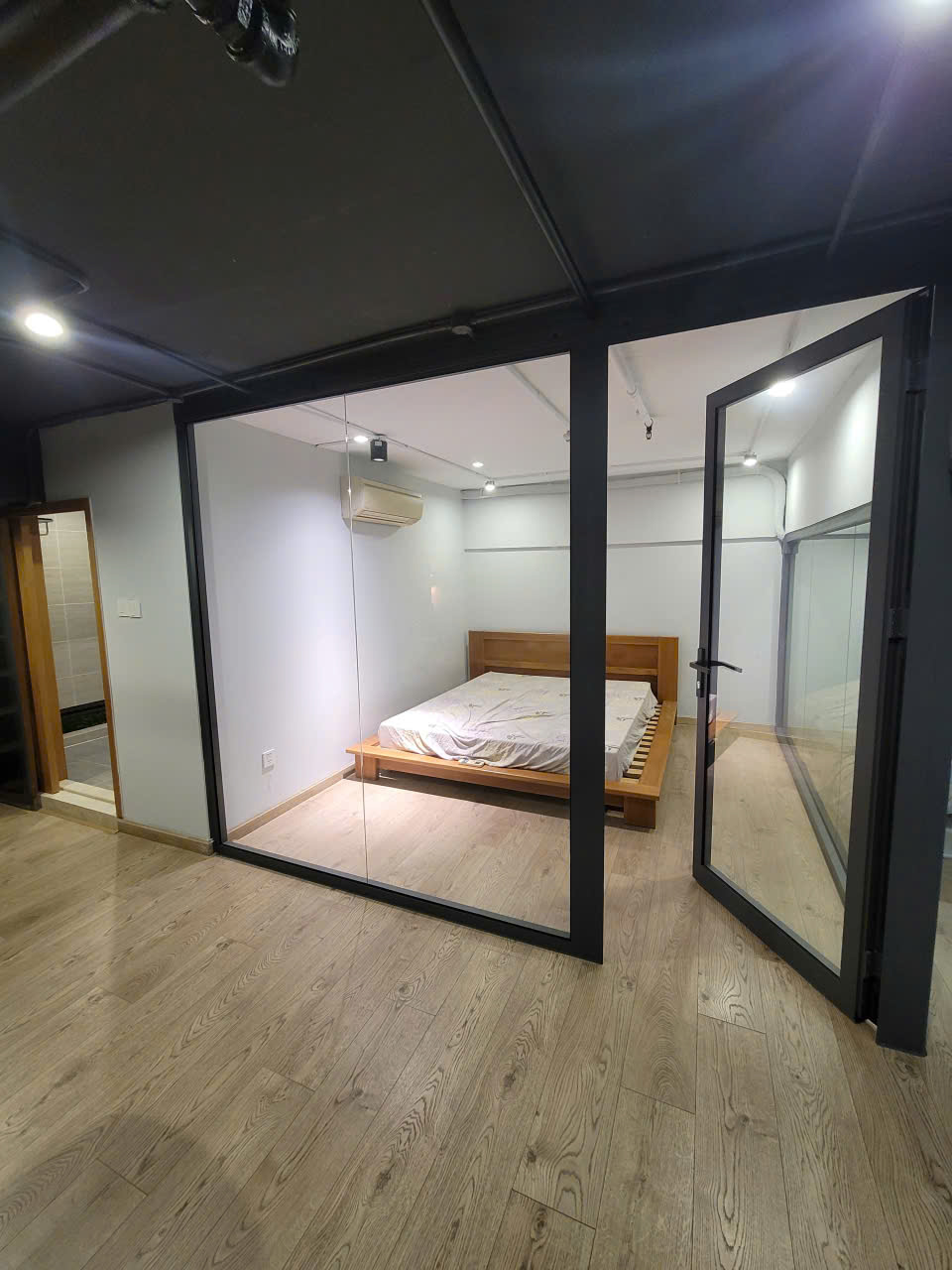 CHO THUÊ VĂN PHÒNG RỘNG 100M2 – CÓ GÁC LỬNG, GIÁ TỐT THỊ TRƯỜNG - Hình ảnh 6