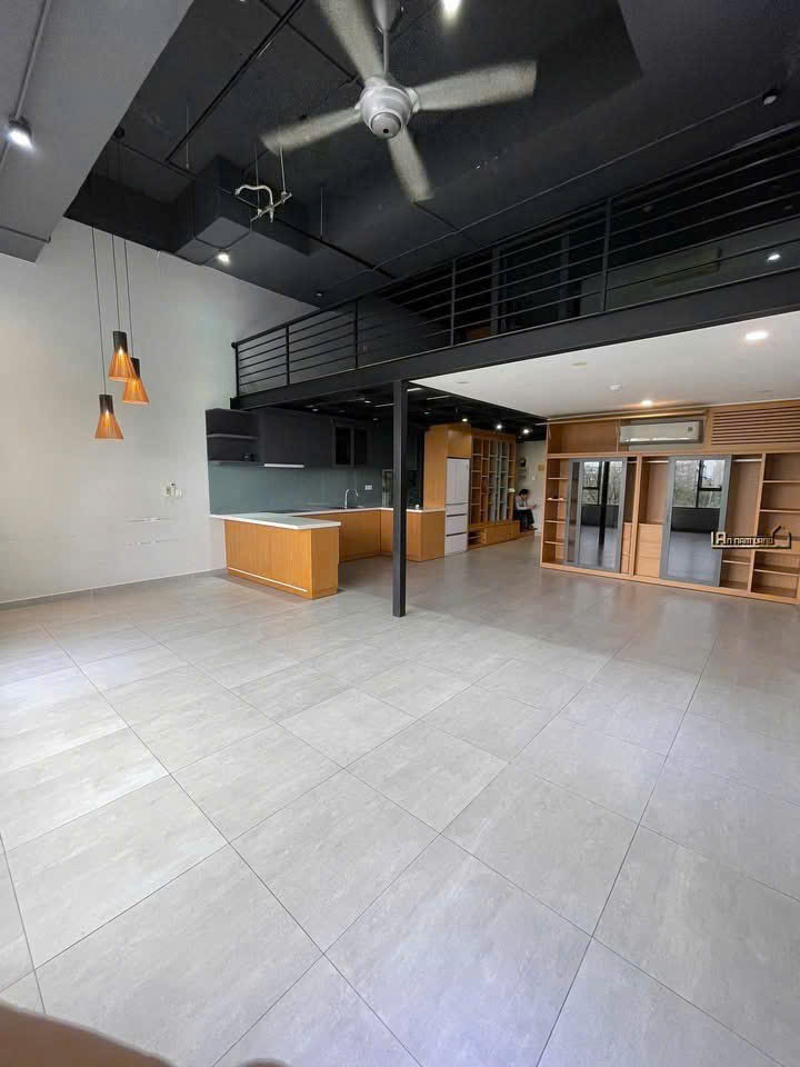CHO THUÊ VĂN PHÒNG RỘNG 100M2 – CÓ GÁC LỬNG, GIÁ TỐT THỊ TRƯỜNG