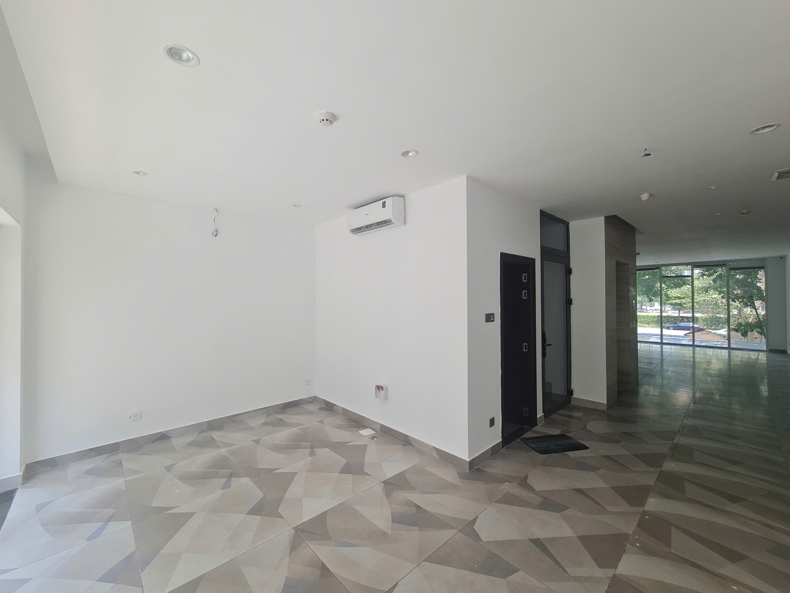 CHO THUÊ TRỆT, TẦNG 1 - 125M2 - VP TRỐNG - PHÙ HỢP KINH DOANH SHOWROOM VÀ VĂN PHÒNG - Hình ảnh 2