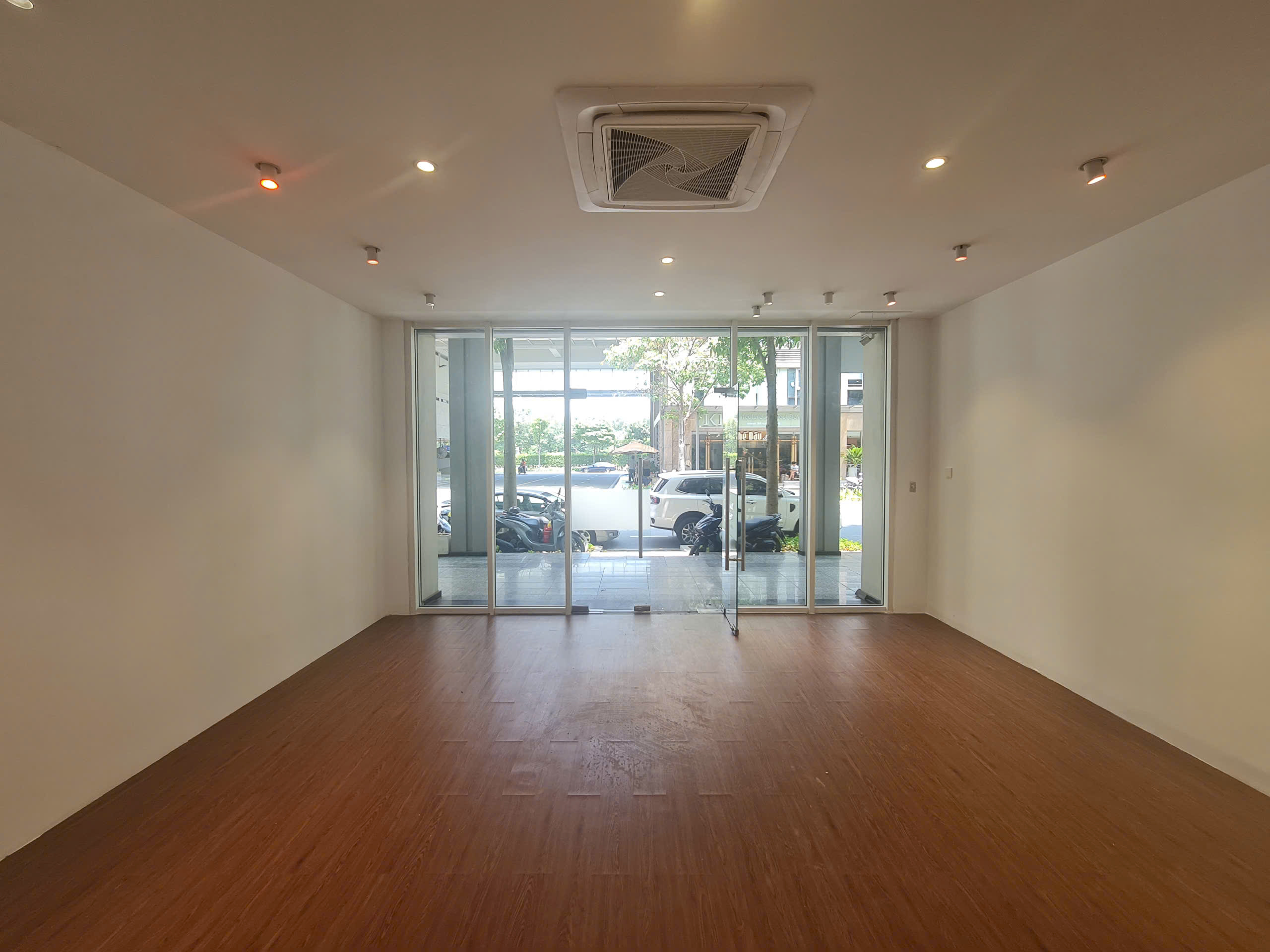 CHO THUÊ TRỆT, TẦNG 1 - 125M2 - VP TRỐNG - PHÙ HỢP KINH DOANH SHOWROOM VÀ VĂN PHÒNG - Hình ảnh 8