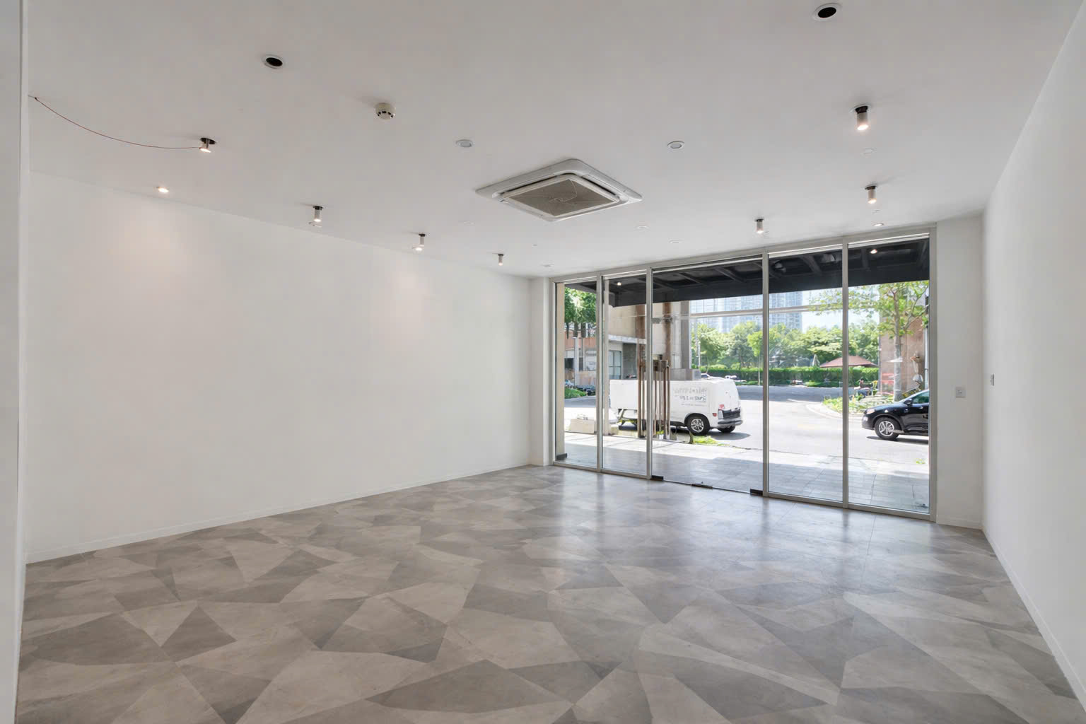 CHO THUÊ TRỆT, TẦNG 1 - 125M2 - VP TRỐNG - PHÙ HỢP KINH DOANH SHOWROOM VÀ VĂN PHÒNG