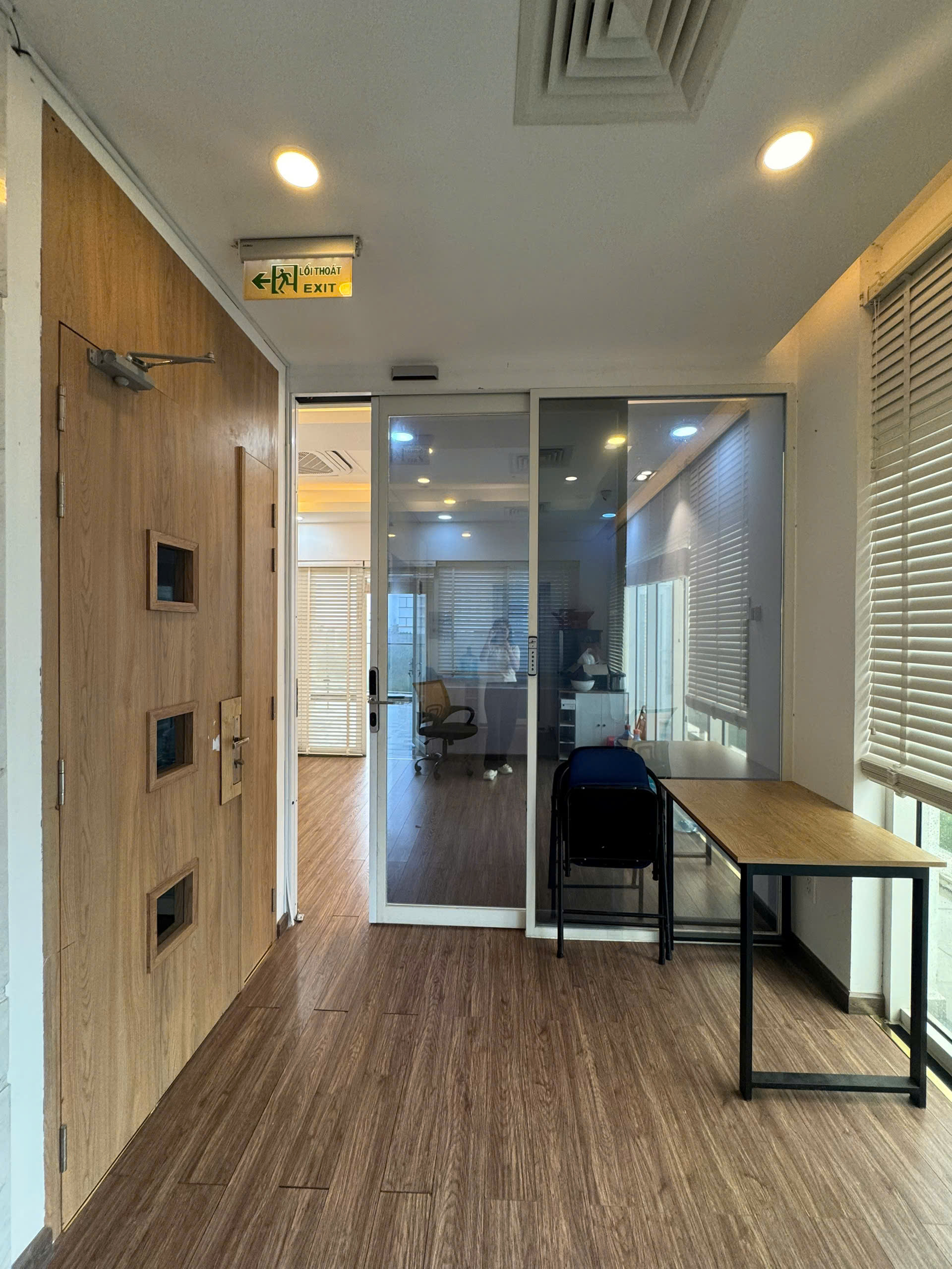 CHO THUÊ VĂN PHÒNG 20M2 - CÓ NỘI THẤT - GIÁ CHỈ 14TR GỒM CÁC CHI PHÍ - Hình ảnh 7